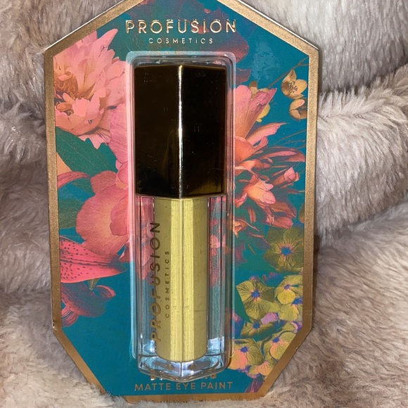 PROFUSION MAKE UP - Picture 4 of 9